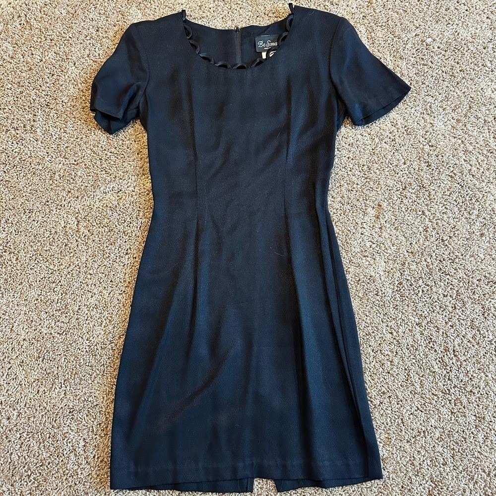Vintage Black Mini Dress Short Sleeve Scalloped Neckline LBD Size 7/8
